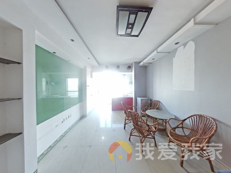 南昌我爱我家青山湖直线撩升 一线湖景 出门地铁口 因置换诚售 价格可商量