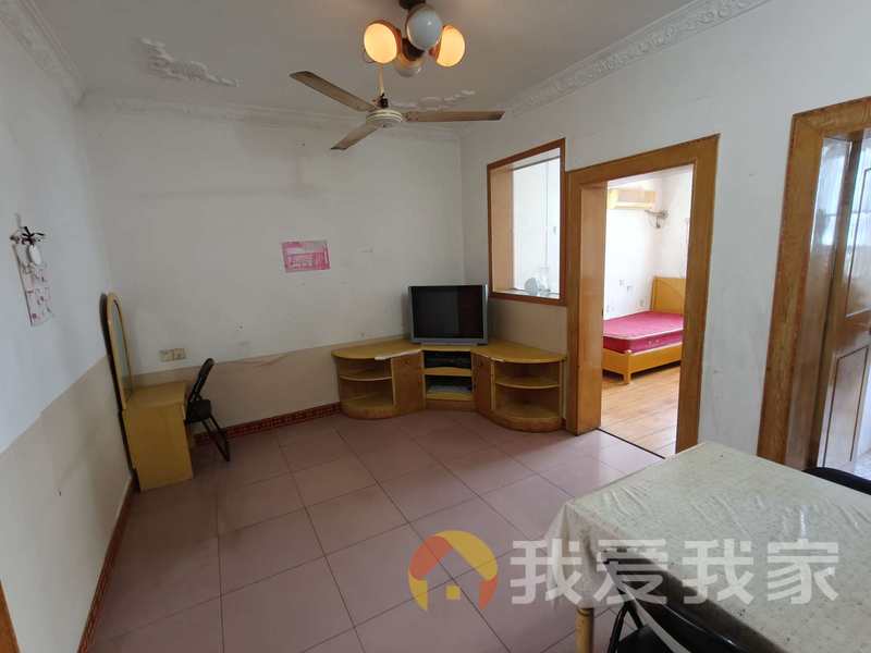 南昌我爱我家建设路223弄构建宿舍 南北通透，采光好 视野好，诚心出售
