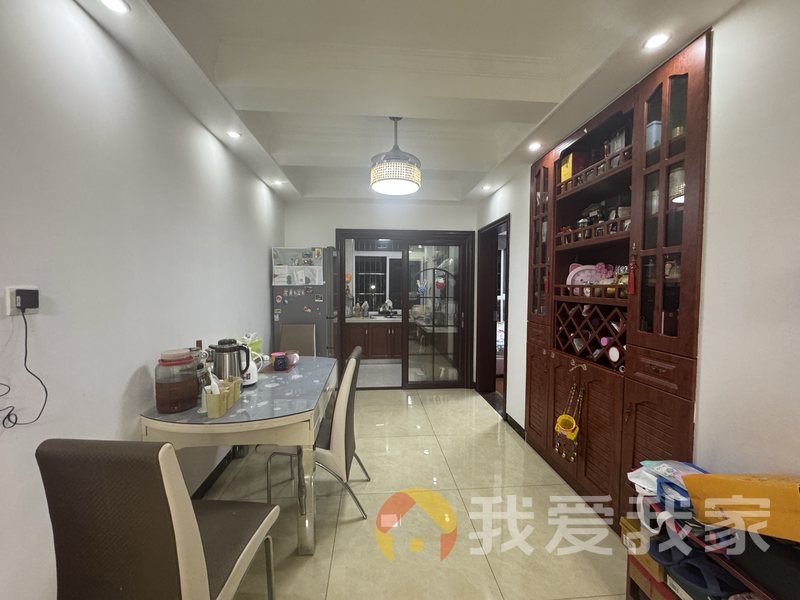 南昌我爱我家金涛御景花园 南北通透，采光好 装修好，环镜优美 中间楼层