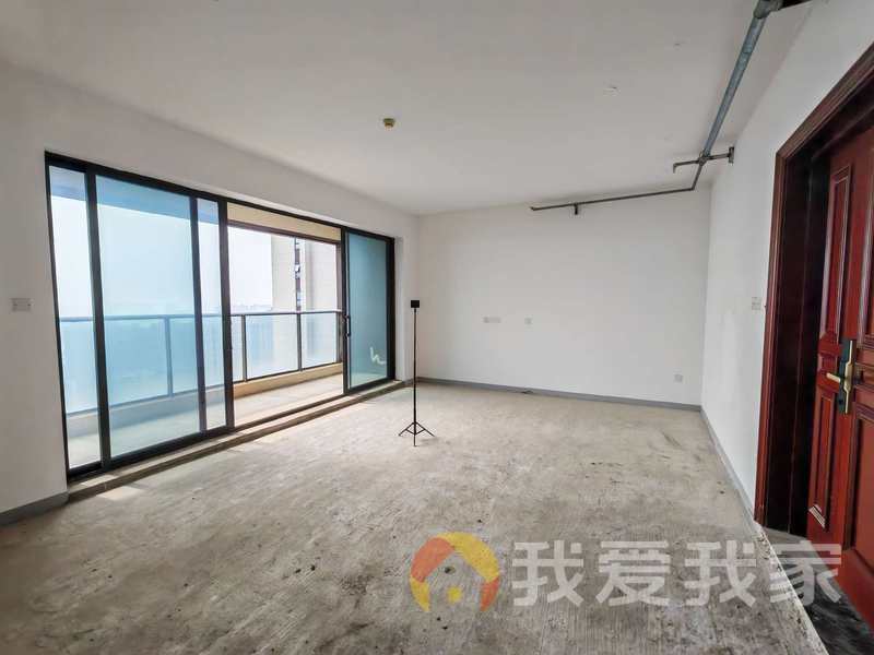 南昌我爱我家融创青山湖壹号 南北通透，采光好 视野好，诚心出售