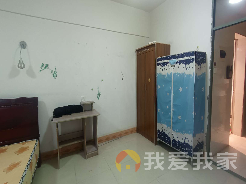 南昌我爱我家城开国际学园 南北通透，采光好 装修好，环镜优美 中间楼层