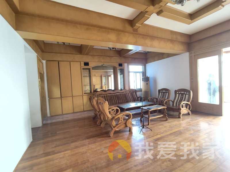 南昌我爱我家贤士湖住宅区（农委宿舍） 南北通透，采光好 装修好，环镜优美 视野好，诚心出售