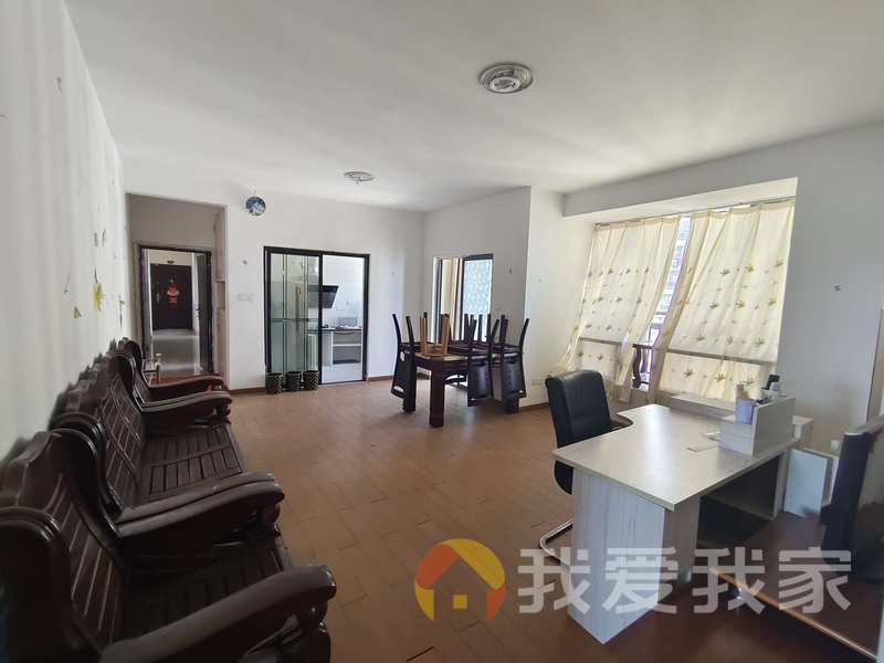 南昌我爱我家金色学府 南北通透，采光好 装修好，环镜优美 近地铁 视野好，诚心出售