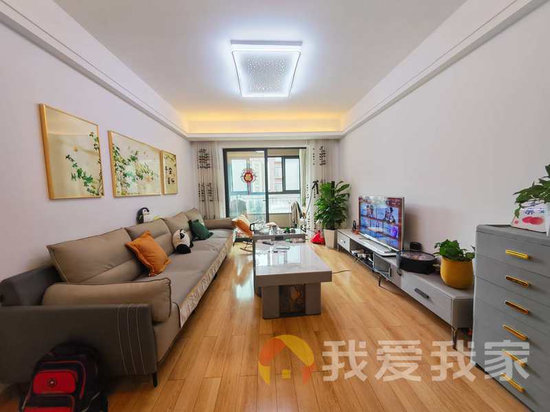 南昌我爱我家万科城三期 南北通透，采光好 装修好，环镜优美 近地铁 视野好，诚心出售