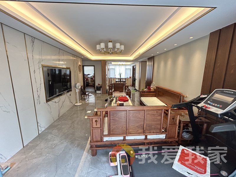 南昌我爱我家凤凰城一期凤鸣苑 南北通透，采光好 装修好，环镜优美 近地铁 视野好，诚心出售