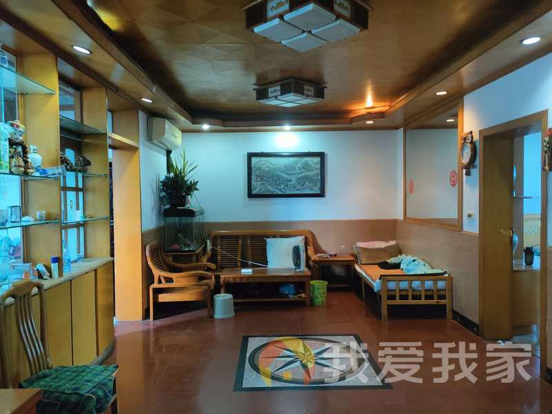 南昌我爱我家解放西路139号邮政宿舍 南北通透，采光好 视野好，诚心出售