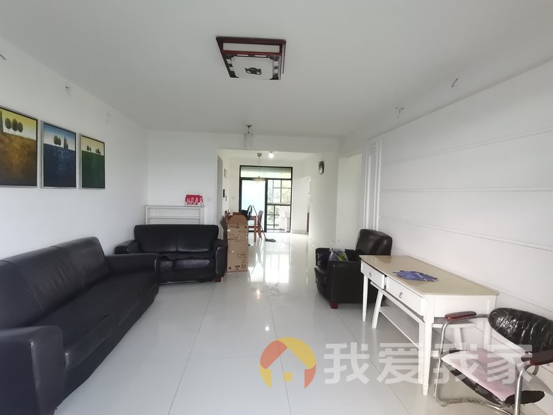南昌我爱我家中大青山湖花园 南北通透，采光好 装修好，环镜优美 视野好，诚心出售