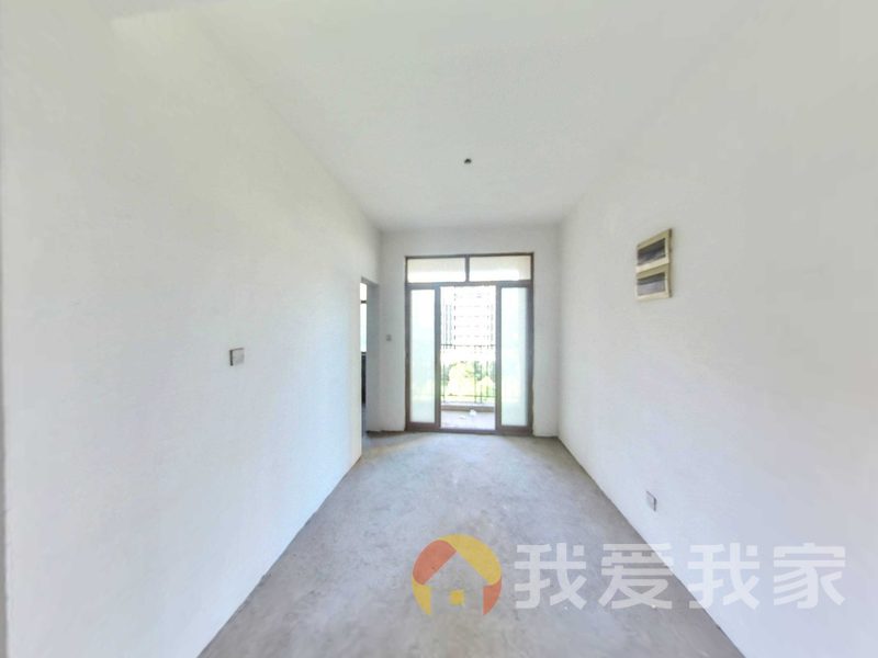 南昌我爱我家联泰香域滨江 南北通透，采光好 装修好，环镜优美 近地铁 中间楼层