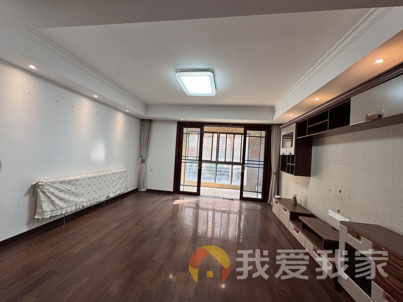南昌我爱我家溪湖春天 南北通透，采光好 装修好，环镜优美 周边匹套完善，，出行方便