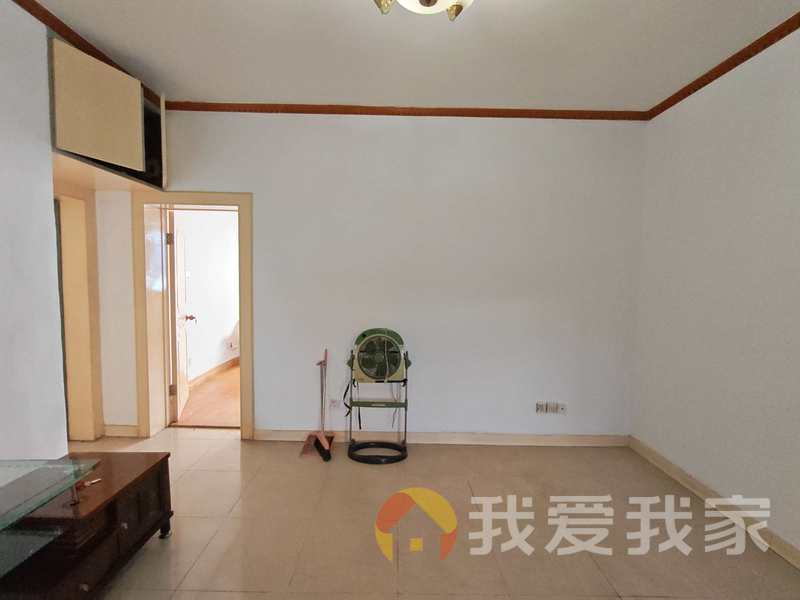 南昌我爱我家洪都中大道149号安利小区 南北通透，采光好 近地铁 视野好，诚心出售