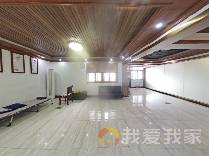 南昌我爱我家银湖大厦 南北通透，采光好 装修好，环镜优美 中间楼层