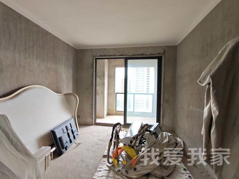 南昌我爱我家正荣御品 南北通透，采光好 中间楼层