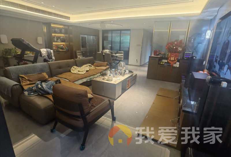 南昌我爱我家绿地中央公园（马兰华苑） 南北通透，采光好 装修好，环镜优美 周边匹套完善，，出行方便