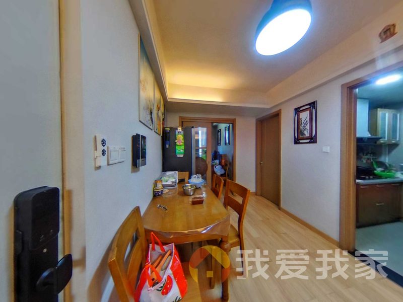 南昌我爱我家万科城一二期 南北通透，采光好 装修好，环镜优美 近地铁 视野好，诚心出售