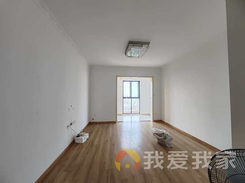 南昌我爱我家恒茂红谷新城四期 南北通透，采光好 装修好，环镜优美 视野好，诚心出售