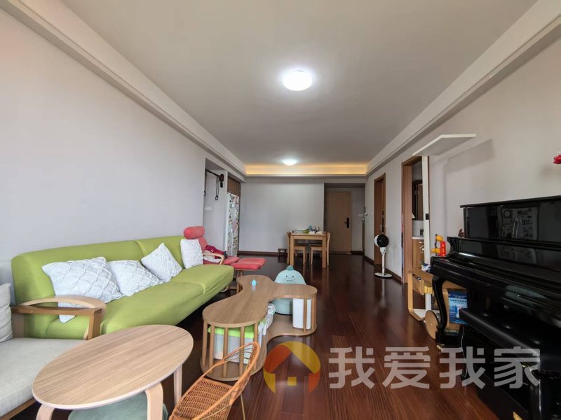 南昌我爱我家万科海上传奇 南北通透，采光好 装修好，环镜优美 中间楼层