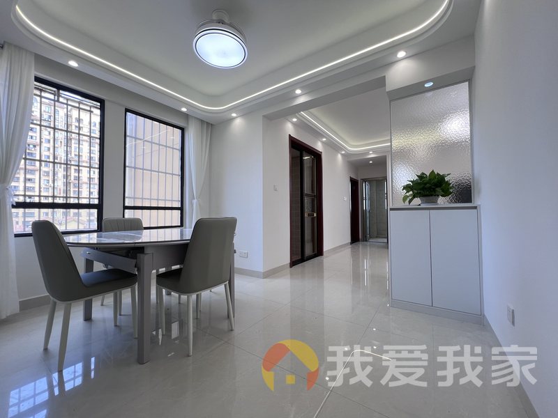南昌我爱我家力高国际城四期马德里 南北通透，采光好 装修好，环镜优美 中间楼层