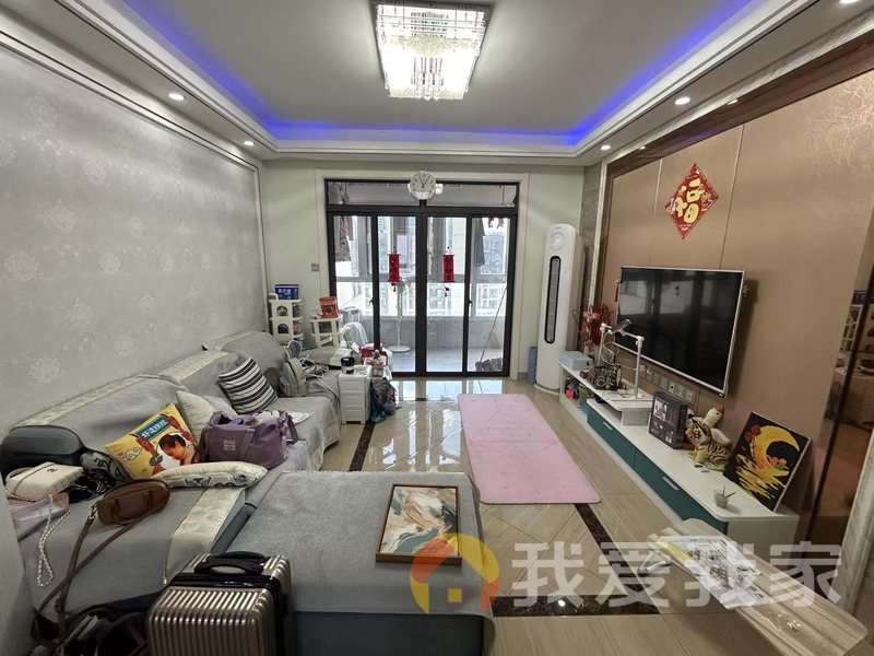 南昌我爱我家绿地外滩公馆 南北通透，采光好 装修好，环镜优美 近地铁 视野好，诚心出售