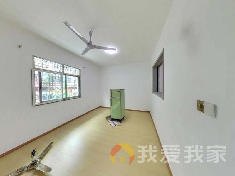 南昌我爱我家井冈山大道725号（新1129号） 南北通透，采光好 装修好，环镜优美 视野好，诚心出售