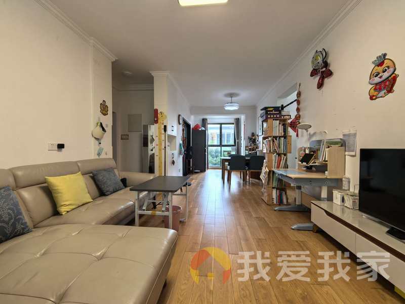 南昌我爱我家绿地玫瑰城 南北通透，采光好 装修好，环镜优美 周边匹套完善，，出行方便