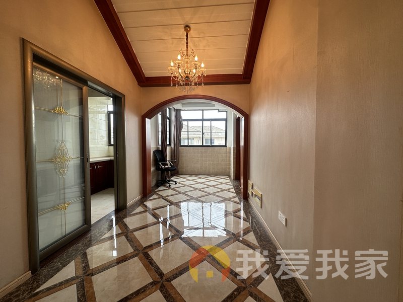 南昌我爱我家南昌居住主题公园香榭丽居 南北通透，采光好 装修好，环镜优美 视野好，诚心出售