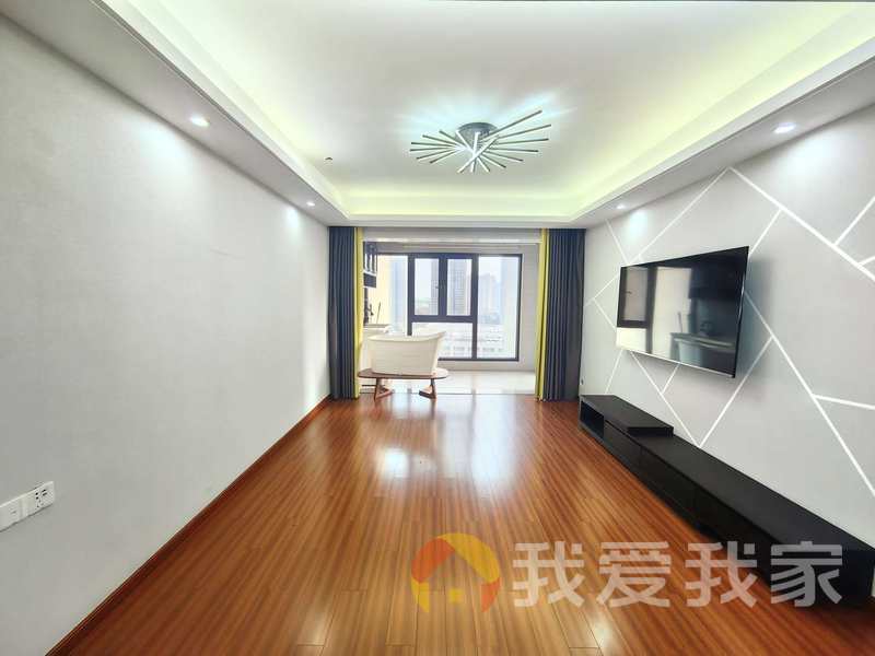 南昌我爱我家新力龙湾一期 南北通透，采光好 装修好，环镜优美 中间楼层