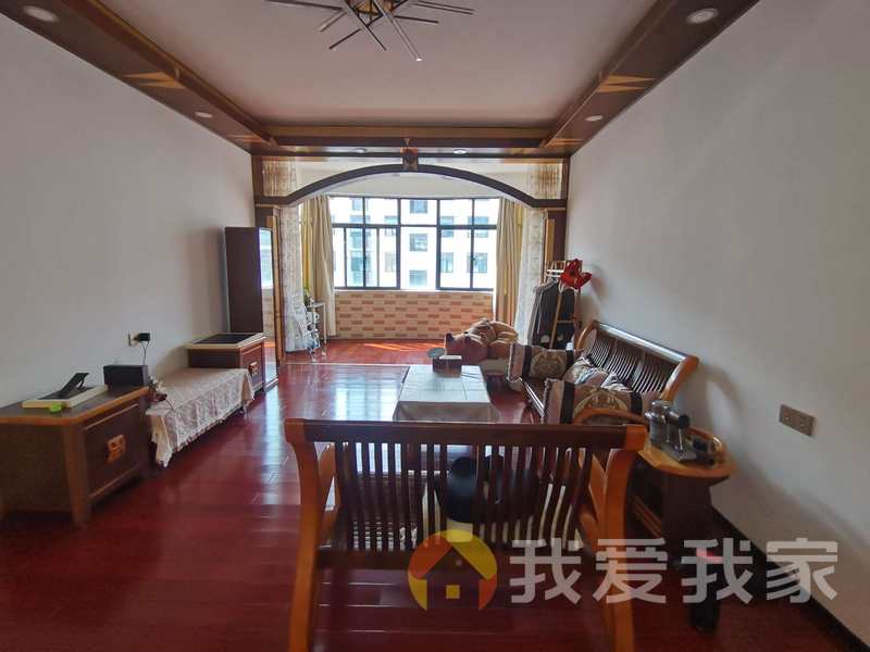 南昌我爱我家莲塘 南北通透，采光好 装修好，环镜优美 视野好，诚心出售