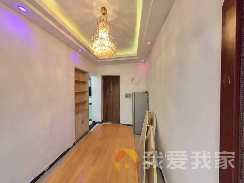 南昌我爱我家绿地新都会 南北通透，采光好 近地铁 周边匹套完善，，出行方便