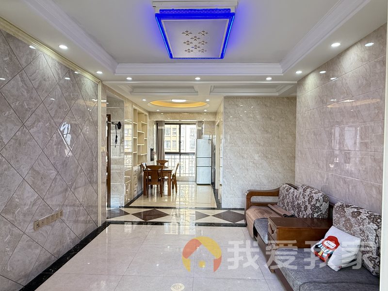 南昌我爱我家力高澜湖郡 南北通透，采光好 装修好，环镜优美 中间楼层