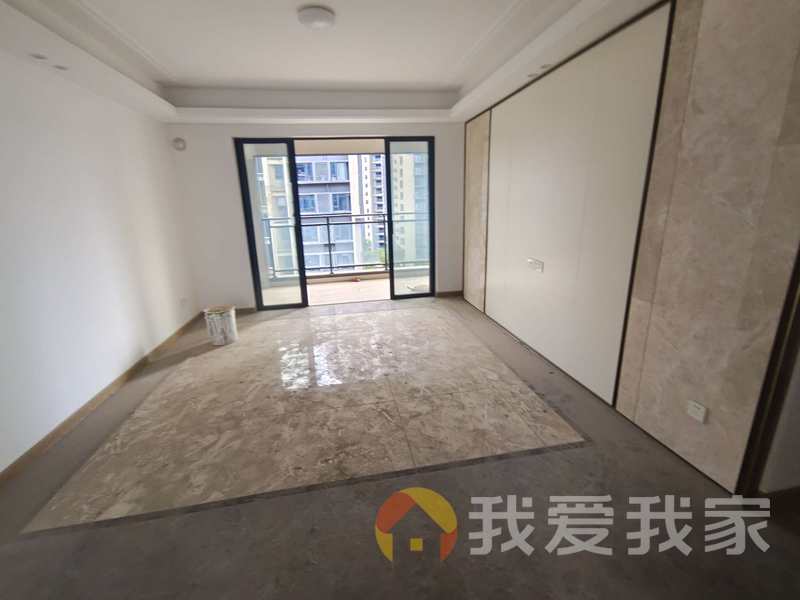 南昌我爱我家美的悦江府 南北通透，采光好 装修好，环镜优美 视野好，诚心出售