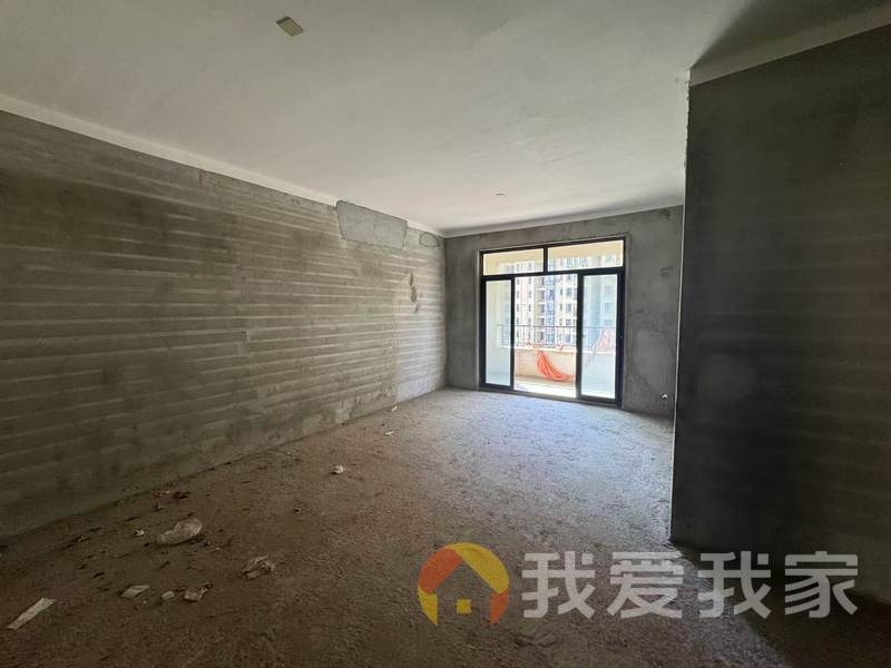南昌我爱我家力高国际城四期马德里 南北通透，采光好 中间楼层