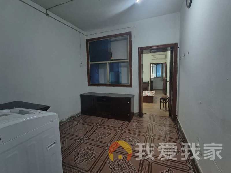 南昌我爱我家象山南路 南北通透，采光好 装修好，环镜优美 近地铁 视野好，诚心出售