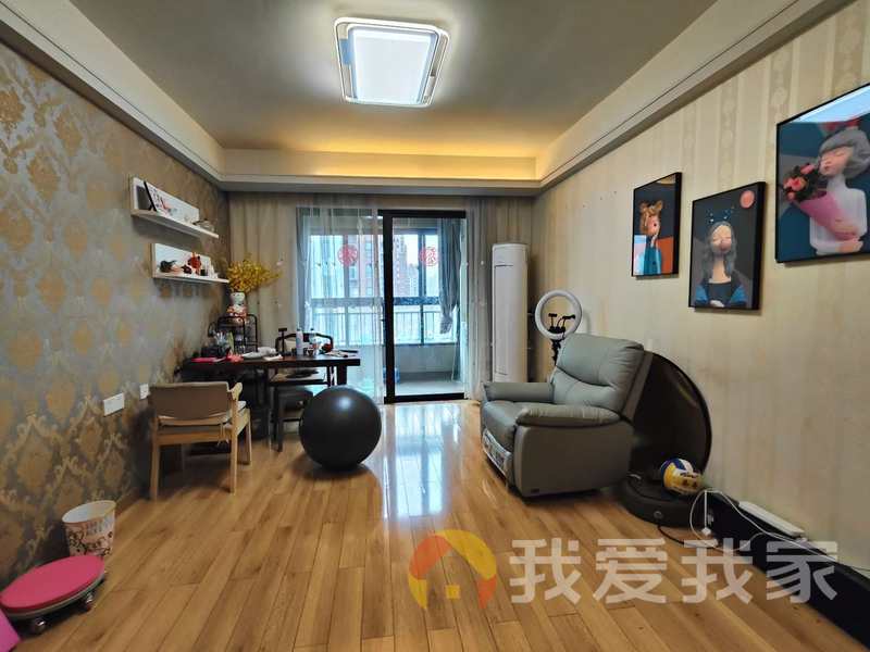 南昌我爱我家万科城三期 南北通透，采光好 装修好，环镜优美 近地铁 视野好，诚心出售
