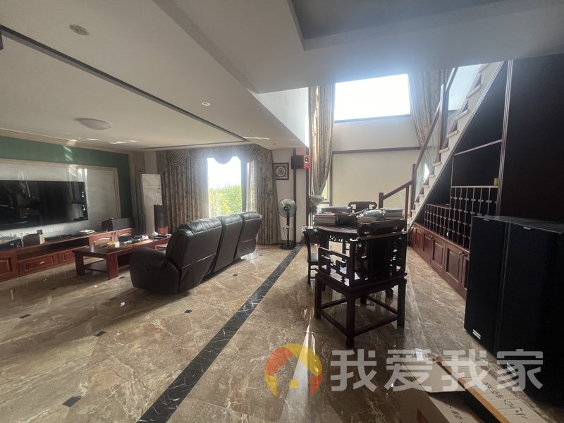 南昌我爱我家万科四季花城北区文竹苑 南北通透，采光好 装修好，环镜优美 近地铁 视野好，诚心出售