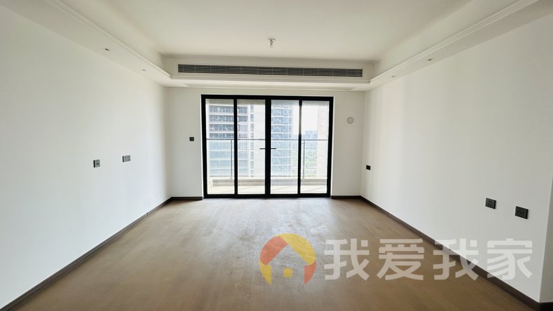 南昌我爱我家华侨城万科五期泊岸 南北通透，采光好 装修好，环镜优美 中间楼层