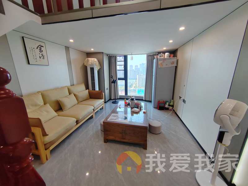 南昌我爱我家力高雍湖国际 南北通透，采光好 装修好，环镜优美 近地铁 视野好，诚心出售