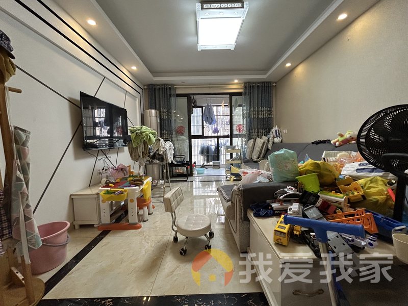 南昌我爱我家正荣润城 南北通透，采光好 装修好，环镜优美 中间楼层