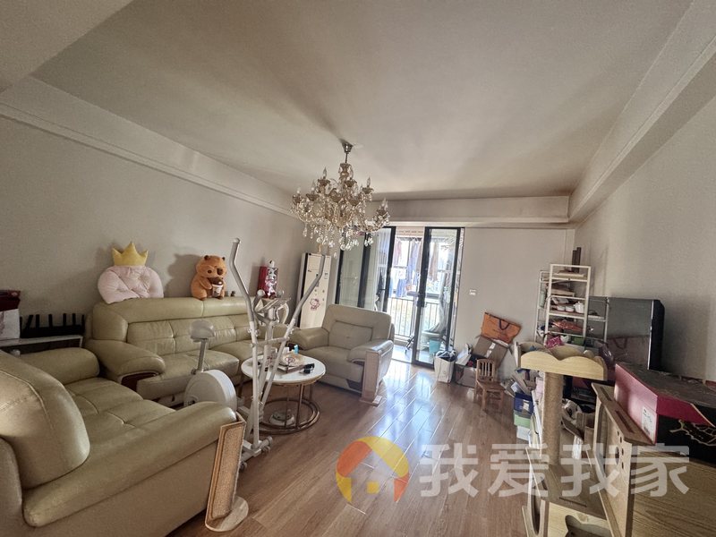 南昌我爱我家万科城一期 南北通透，采光好 装修好，环镜优美 近地铁 视野好，诚心出售