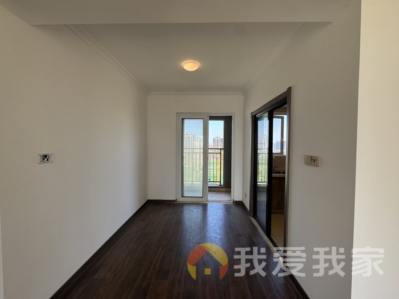 南昌我爱我家滨江上品 南北通透，采光好 装修好，环镜优美 视野好，诚心出售