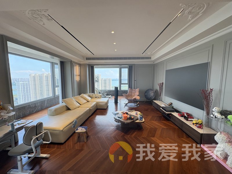 南昌我爱我家绿地国际博览城海珀九龙 南北通透，采光好 装修好，环镜优美 近地铁 视野好，诚心出售