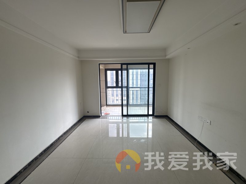南昌我爱我家保利和光一期东区(洪源盈府) 南北通透，采光好 装修好，环镜优美 近地铁 视野好，诚心出售