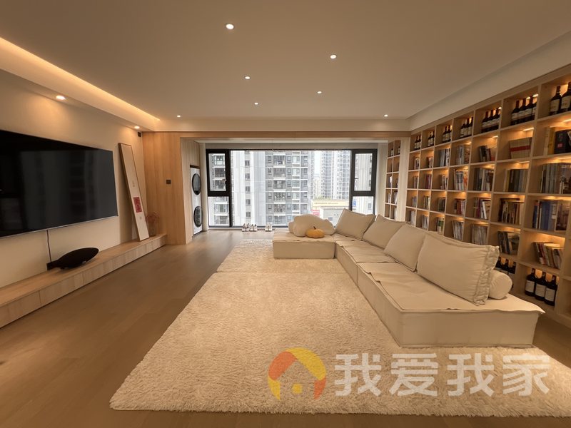 南昌我爱我家联发万科海上明月 南北通透，采光好 装修好，环镜优美 周边匹套完善，，出行方便