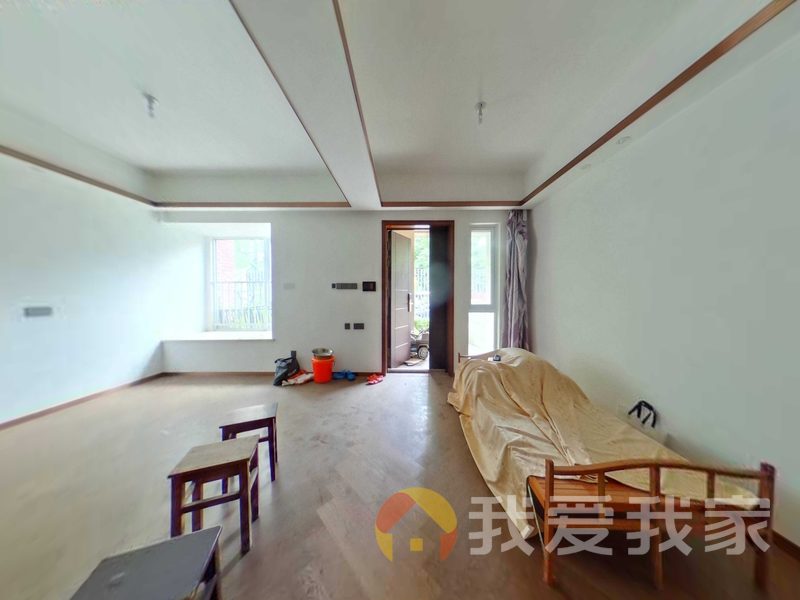 南昌我爱我家万科红墅（旭岚春天小区二期） 南北通透，采光好 装修好，环镜优美 周边匹套完善，，出行方便