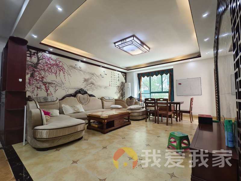 南昌我爱我家伟梦清水湾龙井香苑 南北通透，采光好 装修好，环镜优美 近地铁 视野好，诚心出售