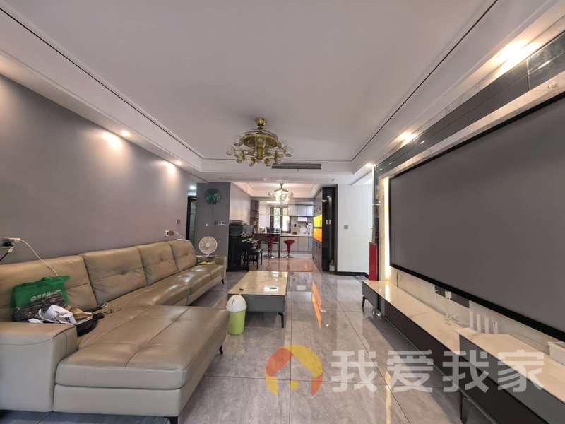 南昌我爱我家万科海上传奇一楼带花园，出门就是三中，豪华装修