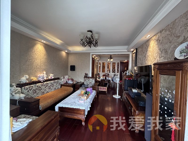 南昌我爱我家恒茂国际华城 南北通透，采光好 装修好，环镜优美 近地铁 视野好，诚心出售