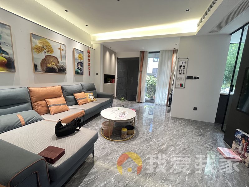 南昌我爱我家硕丰西湖里（名硕小区） 南北通透，采光好 装修好，环镜优美 视野好，诚心出售