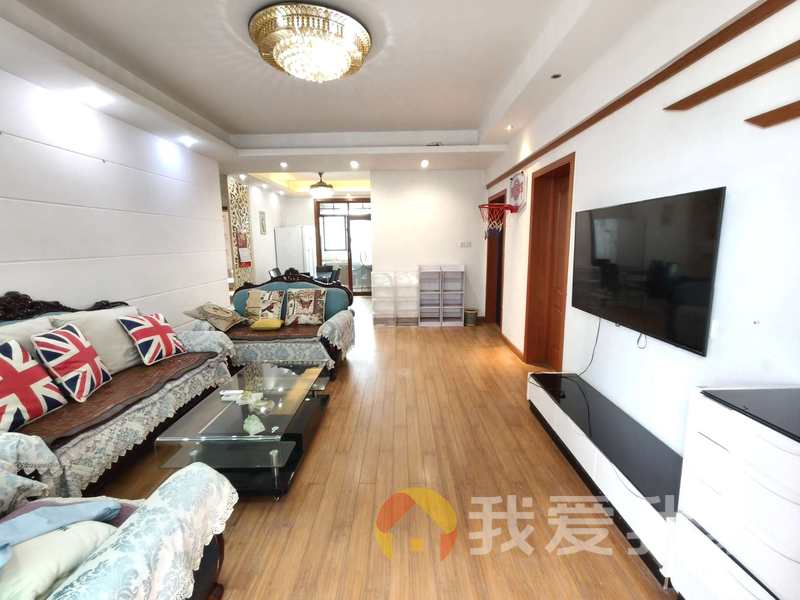 南昌我爱我家梵顿公馆三期 南北通透，采光好 装修好，环镜优美 近地铁 中间楼层