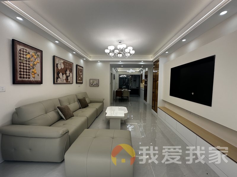 南昌我爱我家力高国际城一期巴塞罗那 南北通透，采光好 装修好，环镜优美 视野好，诚心出售
