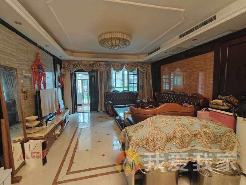 南昌我爱我家世纪风情三期四号地块 南北通透，采光好 装修好，环镜优美 近地铁 视野好，诚心出售